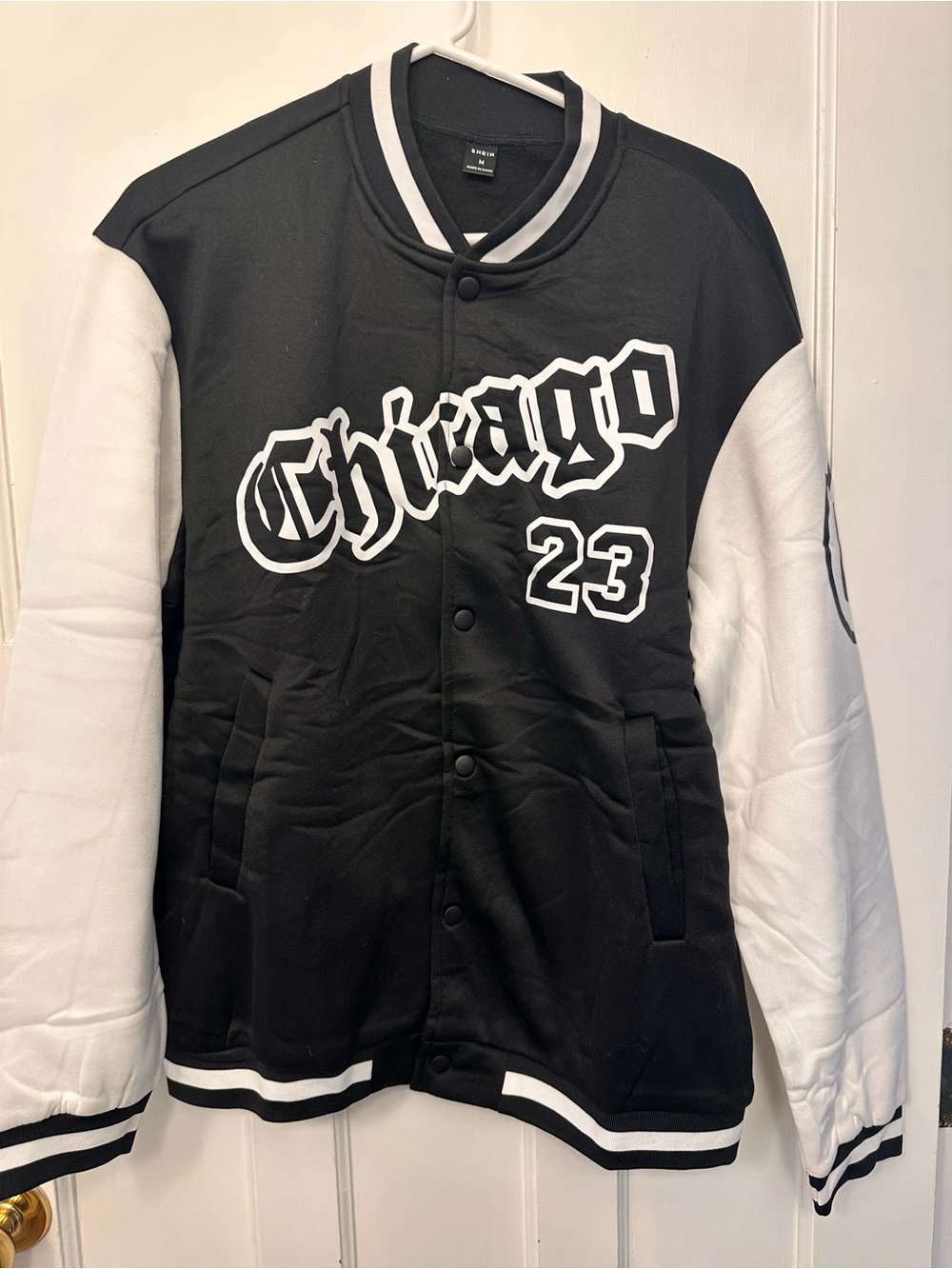 ⭐️ Chicago 23 SHEIN men’s med printed jacket NWOT